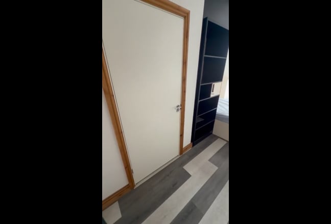 Urgent Tenancy Takeover - Studio Main Photo