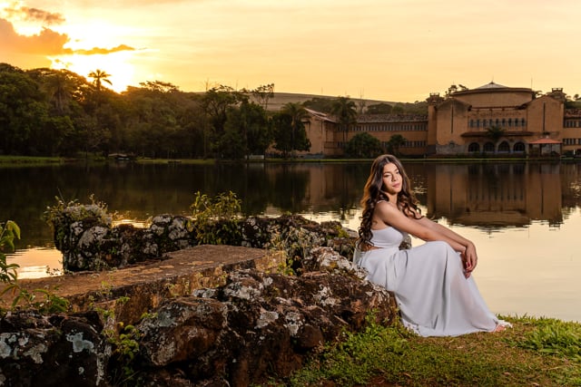 Vídeo do ensaio 15 anos da Helena, realizado no Hotel Tauá em Araxá-MG. Fotos por Lucas Sato de São Gotardo-MG.'