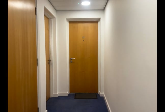 Stylish Room in Modern City Centre Apartment Main Photo