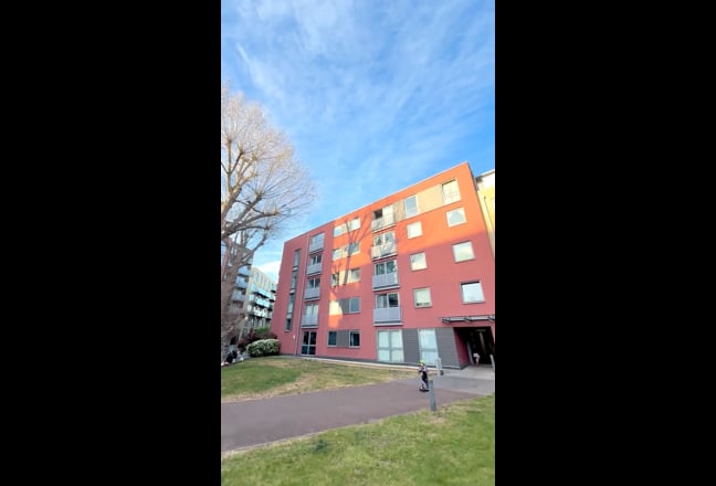 Spacious Studio | Pool, Gym | inc. Wifi & Electric Main Photo