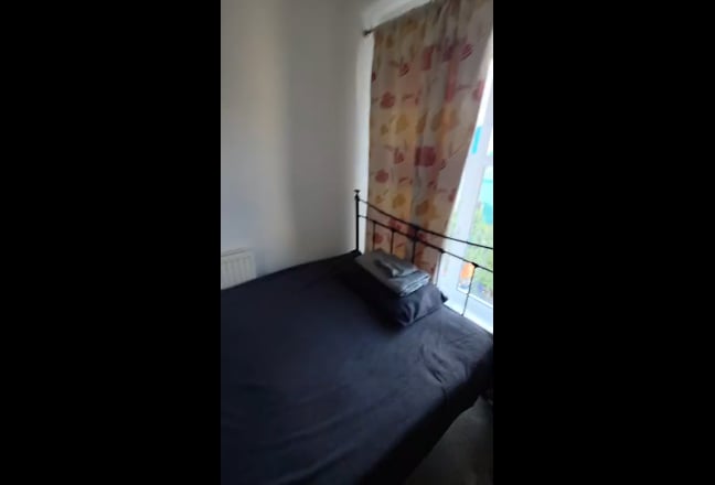 Studio flat close to train station/ town center  Main Photo