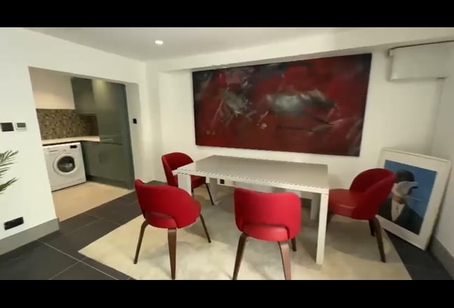 Luxury Large 1-Bed Flat | Separate Kitchen | Store Main Photo