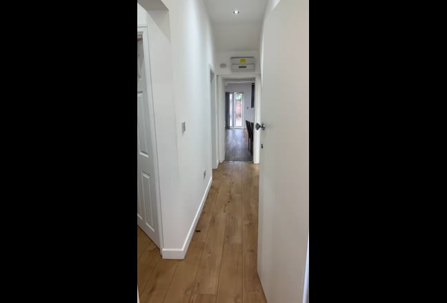 Newly Refurbished 4-Bedroom Maisonette – SE6 2BY Main Photo