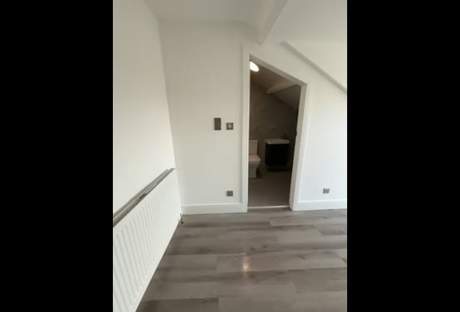 Newly refurbished 4 bedrooms HMO  Main Photo