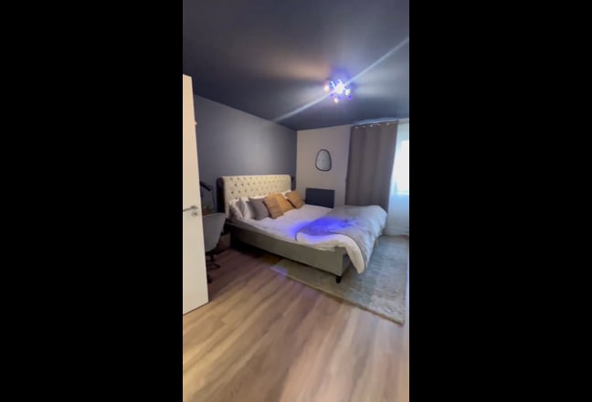 Urgently needs to be gone Main Photo