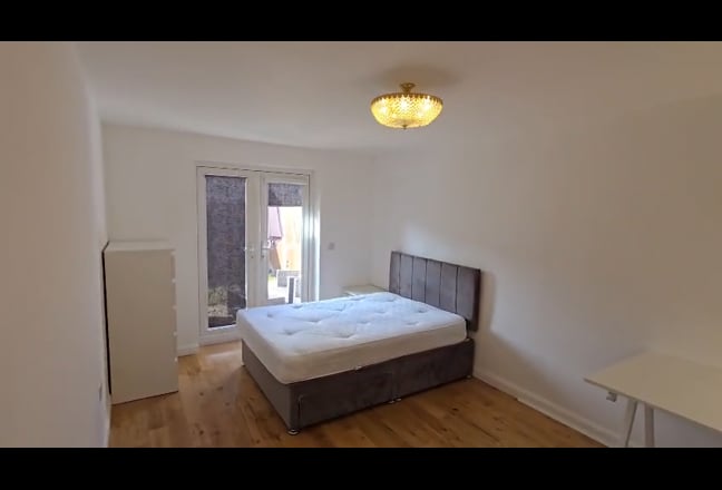 Double room close Queen Alexandra Hosp. PRIVACY  Main Photo