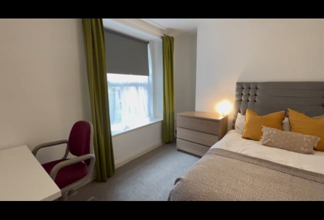 Double - All Bills, No Deposit, Cotham Brow Main Photo