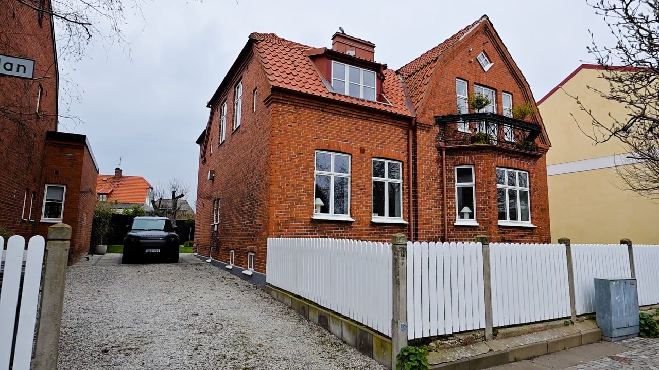 8 rum Villa på Kapellplan 3 Centralt Trelleborg Trelleborgs kommun - video