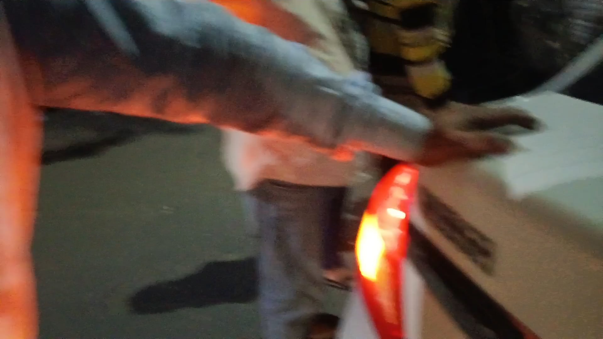 चोट काफी लग गई बताने की हालत में नहीं है जिला अस्पताल भिजवाया गया