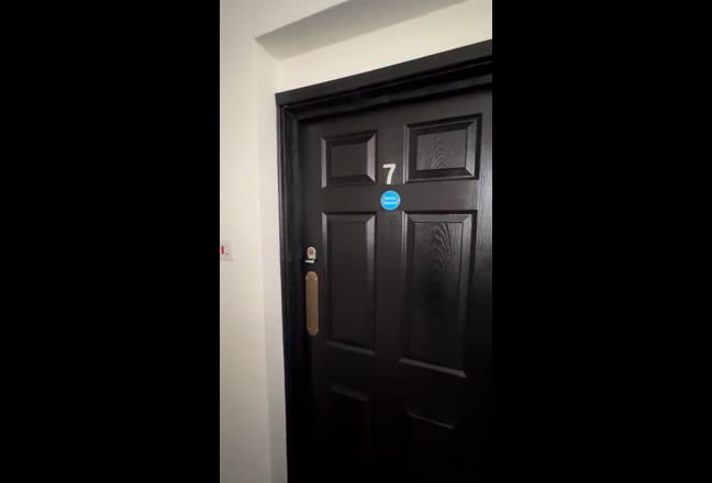 Superb Studio Keyworker Apartment  Main Photo