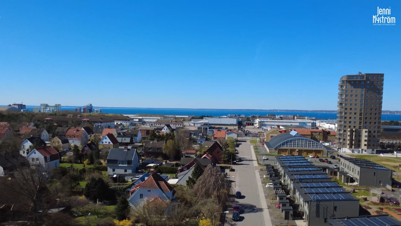 6 rum Radhus på Skogsgatan 22 Miatorp Helsingborgs kommun - video