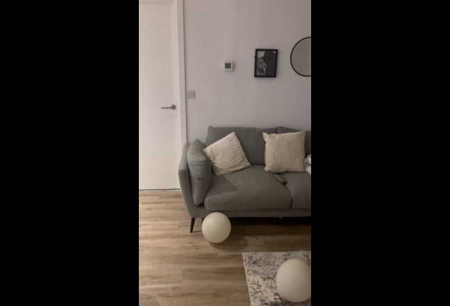 A Whole 2 bedroom modern apartment  Main Photo