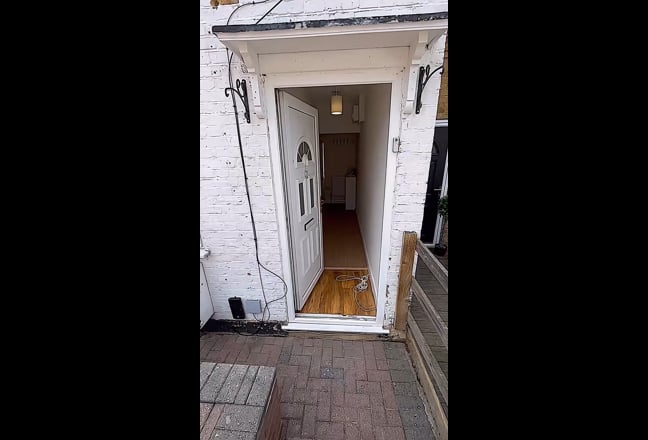 🏡 Bright & Airy Large Double En-Suite in Tooting! Main Photo