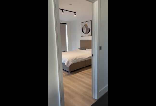 ✨ Bright Double Room in North Kensington Main Photo