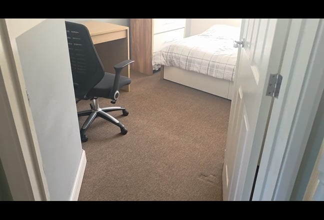 Double room in new build house 🏠  Main Photo