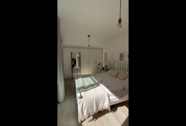 En-suite room w/ suntrap roof terrace in Fulham Main Photo