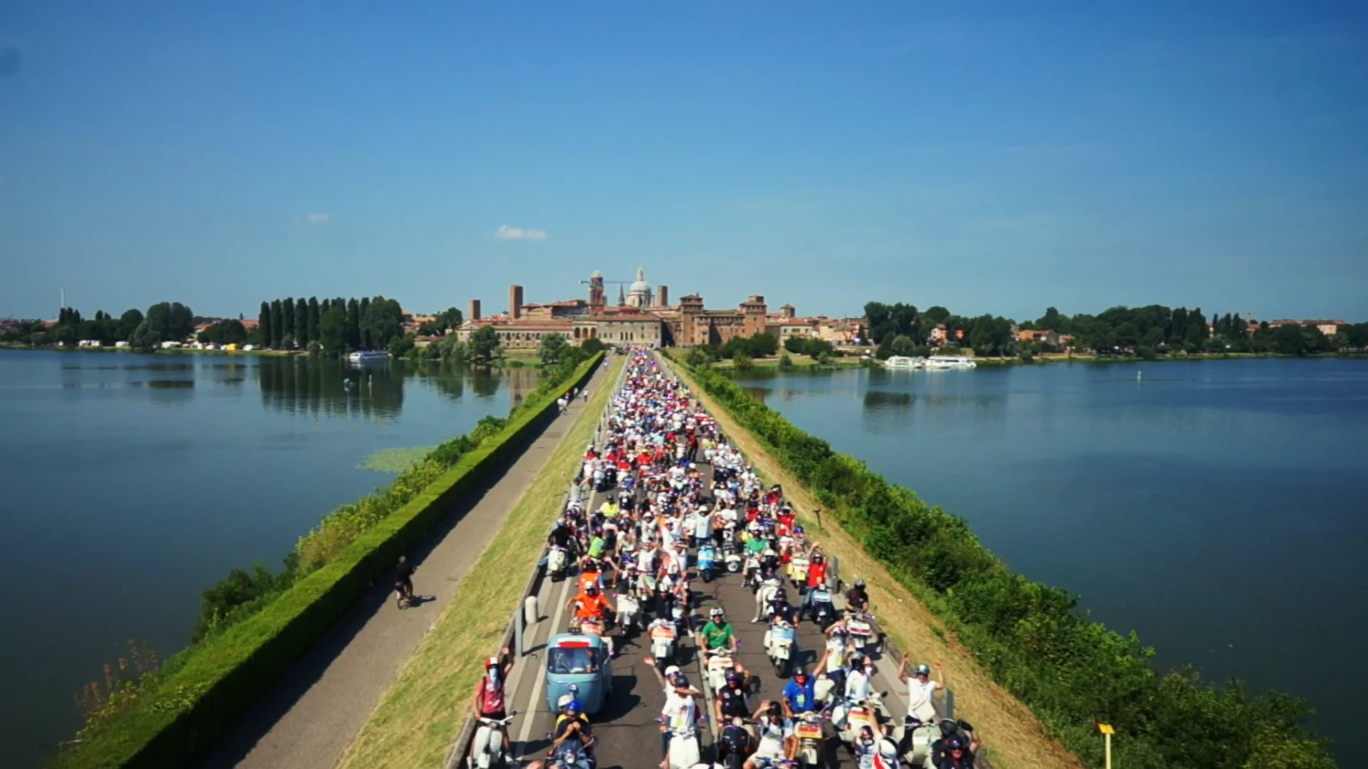 ベスパ、1946年から続くイタリアのスタイルアイコン
