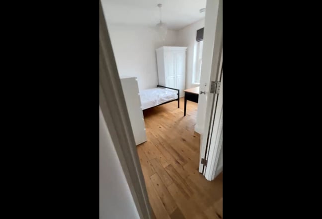 Flatmate wanted in St John’s Wood!  Main Photo