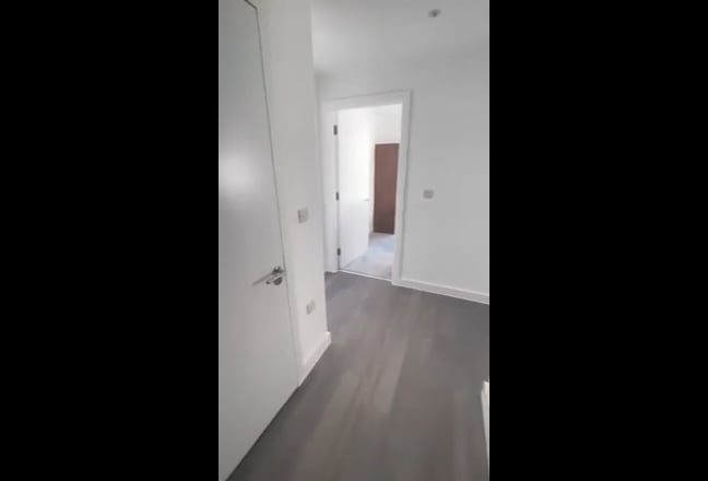 Room available in 2 bed flat  Main Photo