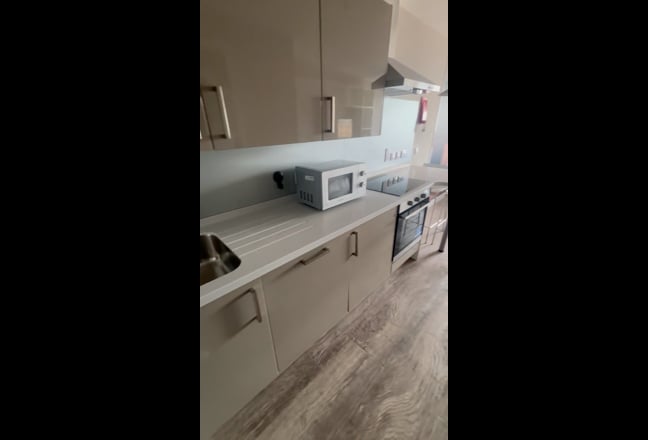 Premium Studio - Victoria Point &pound;257PW / Dual Occ Main Photo