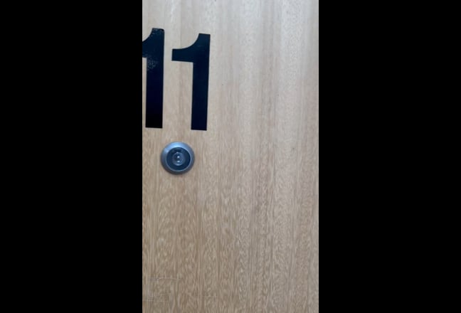 Pack your bags, your new Studio awaits!  Main Photo