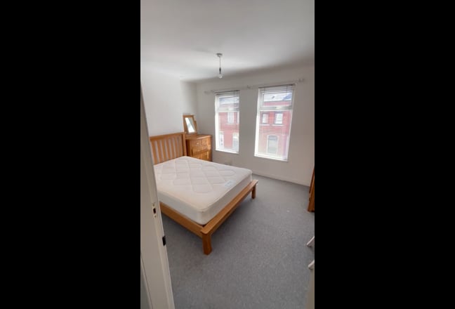 Spacious Double Room in South Belfast Main Photo