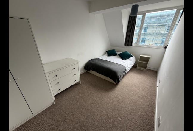 One Good Size  Room &pound;540 Including All Bills!! Main Photo