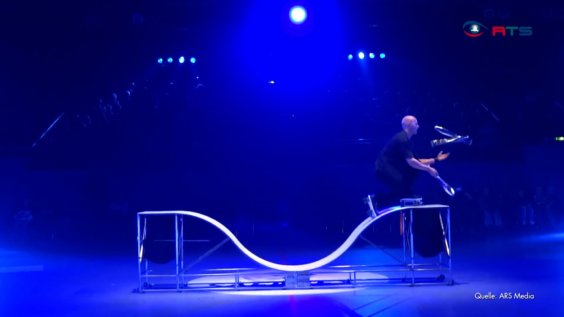 grosses-spektakel-winter-variete-amade-in-st-johann