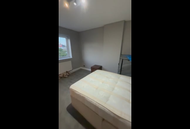 3 Bedrooms 3 Bathrooms In SE3 (Bills Included) Main Photo