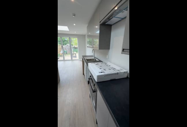 Fab 1 bed flat on Streathbourne Rd Tooting Bec Main Photo