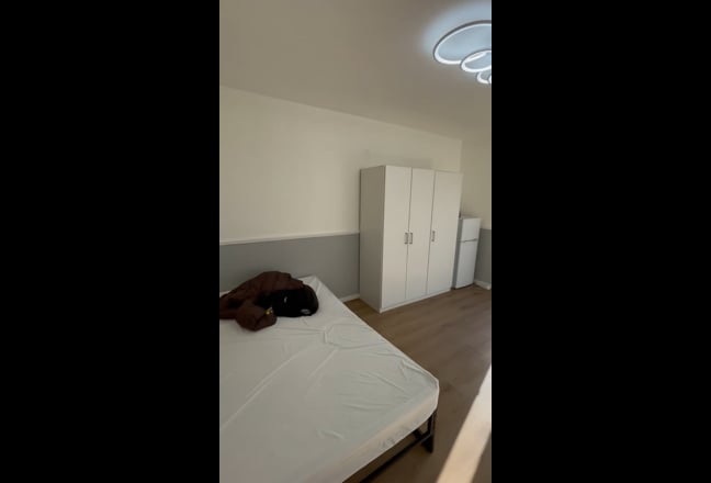 Seven Sisters Large Double Room 0 Deposit Main Photo