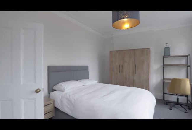 Stylish 3 Bed | Private Entrance | Clapham Main Photo