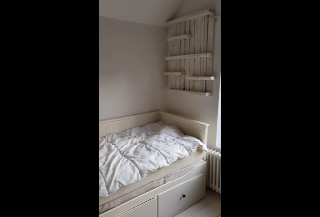 Rooms in eco house by Fareham station Main Photo