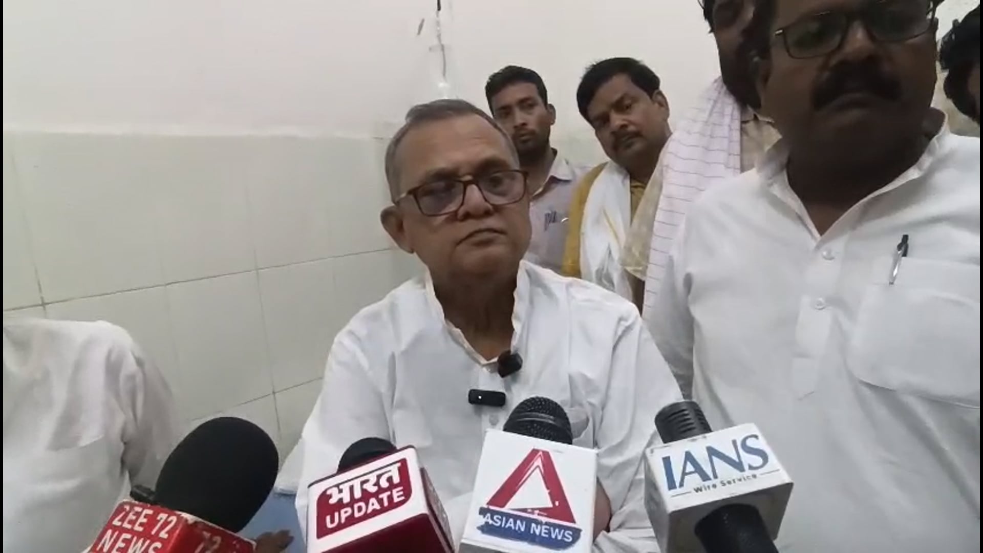 करंडा बवाल पर भड़के बलिया सांसद सनातन पांडेय, बोले– “एसपी के कंधे से अशोक चक्र हटा दीजिए, तब समझ आएगी हैसियत”