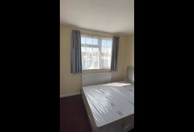 Double  & Single Rms near transport links Main Photo