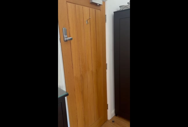  Studio style rms with large kitchenettes -APR/MAY Main Photo