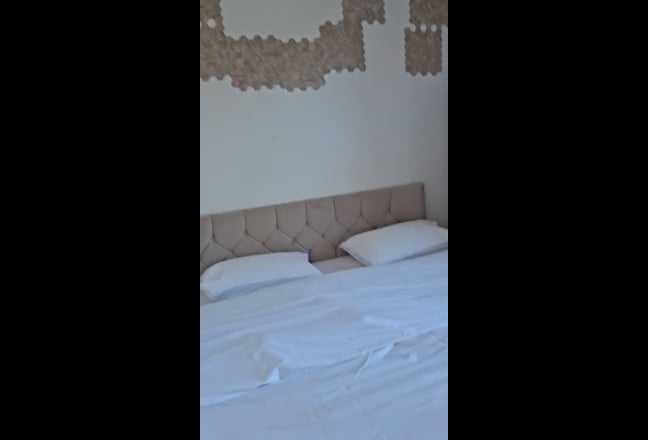 Live in landlord sharing extra rooms Main Photo