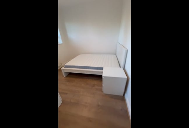 Newly refurbished 4 bed flat in Lambeth available Main Photo