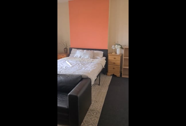 Double Room in the Southside  Main Photo