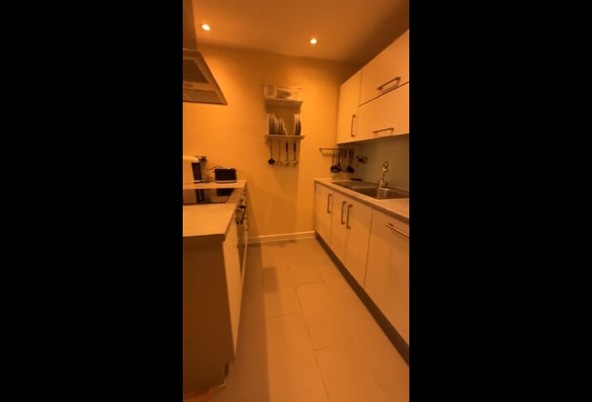 Gorgeous 1 bed Apt with Great View in Stratford Main Photo