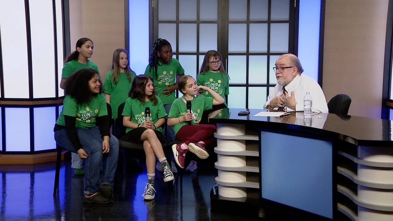 Pete on the Street #204 | Junior Girl Scouts