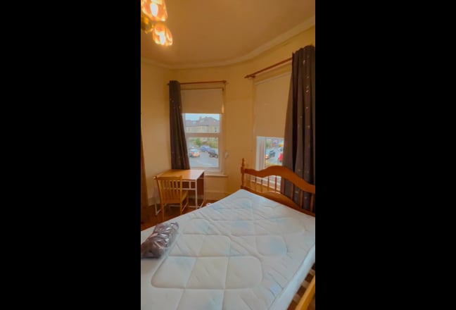 Large En-suite Room with ALL BILLS in BS6  Main Photo