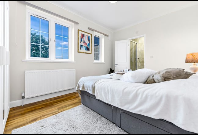 🏡 Bright & Airy Large Double En-Suite in Tooting! Main Photo