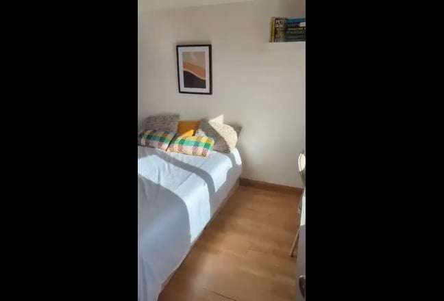 *** Ensuite on top floor IN CATFORD!! Main Photo