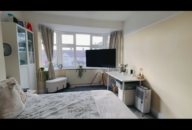 Large Double in Acton -All Bills Included -1st May Main Photo