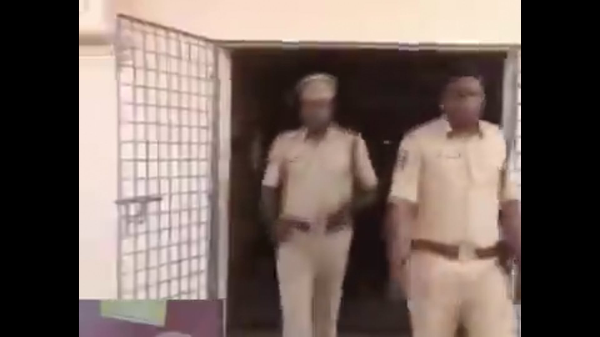 ➡️.....हैदराबाद से सईदा बेगम गिरफ्तार.....
भारत में इस्लामिक बनाने के मकसद से काम कर रही थी और जांच ने ISI और अलकायदा से संबध पाए गए है....