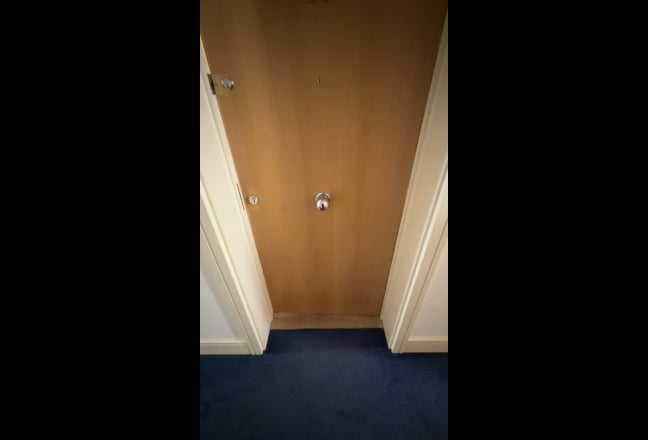 Fab 1 bed 1st floor flat on Long Lane Main Photo