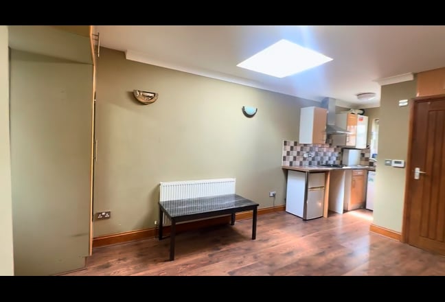 Double bedroom available in Thornton Heath Croydon Main Photo