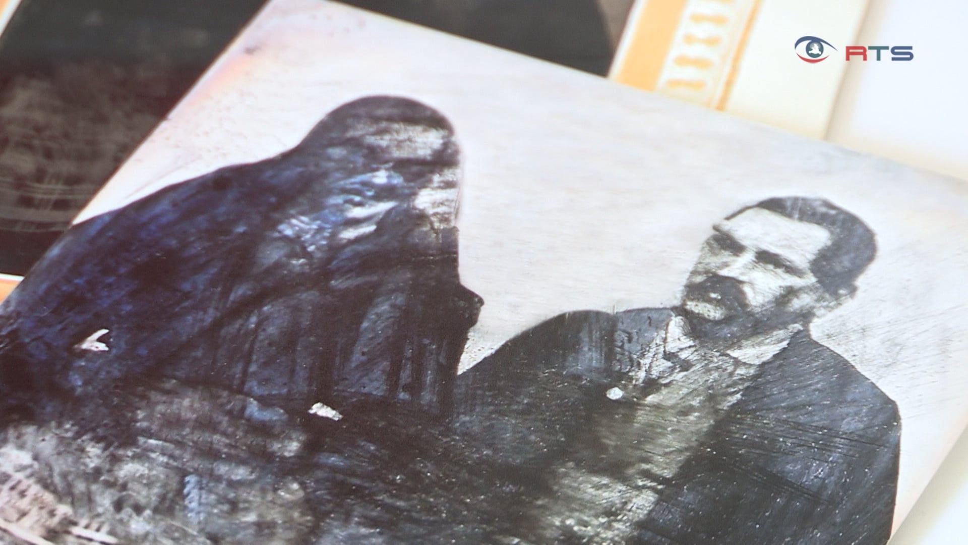 geschichte-in-bildern-fotografen-innungsmeister-franz-neumayr-sucht-aeltestes-foto-salzburgs