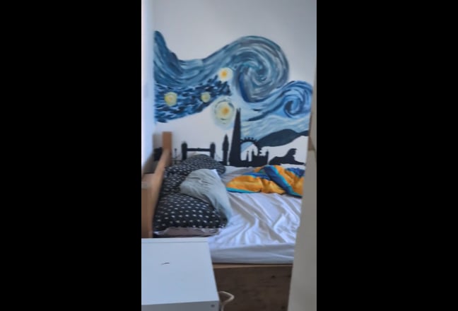 Bedroom with separate private study/lounge Main Photo